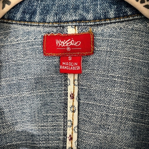 Mossimo Denim Jean Jacket with Floral Patchwork. 100% Cotton. Girls Size Small. - Picture 5 of 8